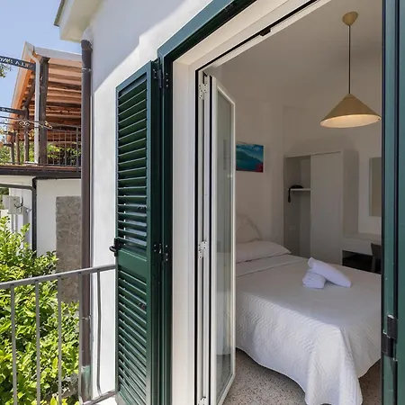Pino Guest house *
